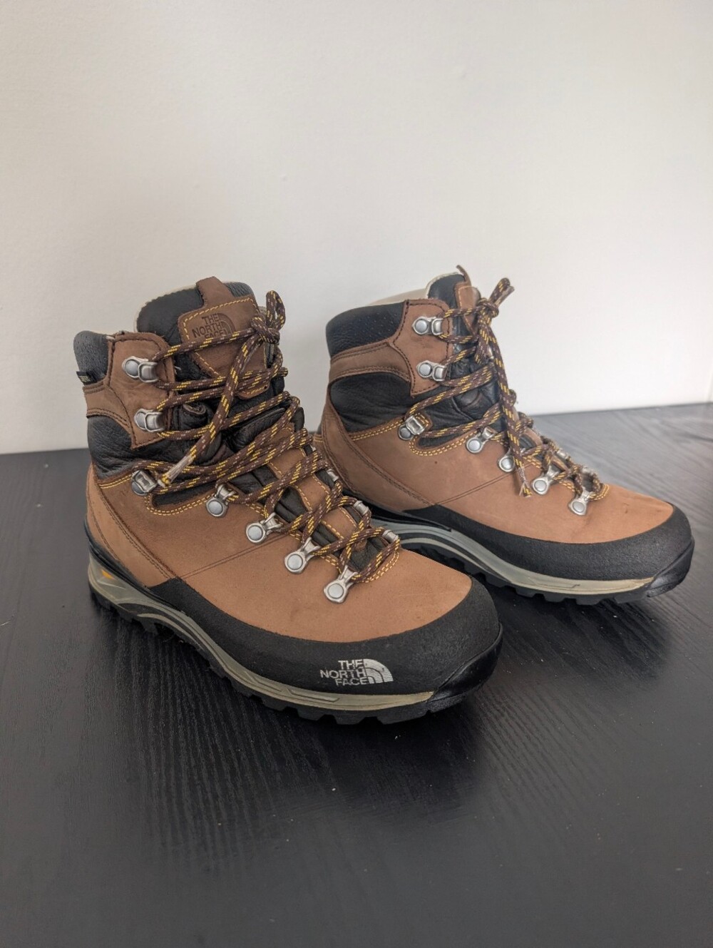 The North Face Verbera GTX Leather Waterproof Lace Up  Hiking Boots Vibram 7